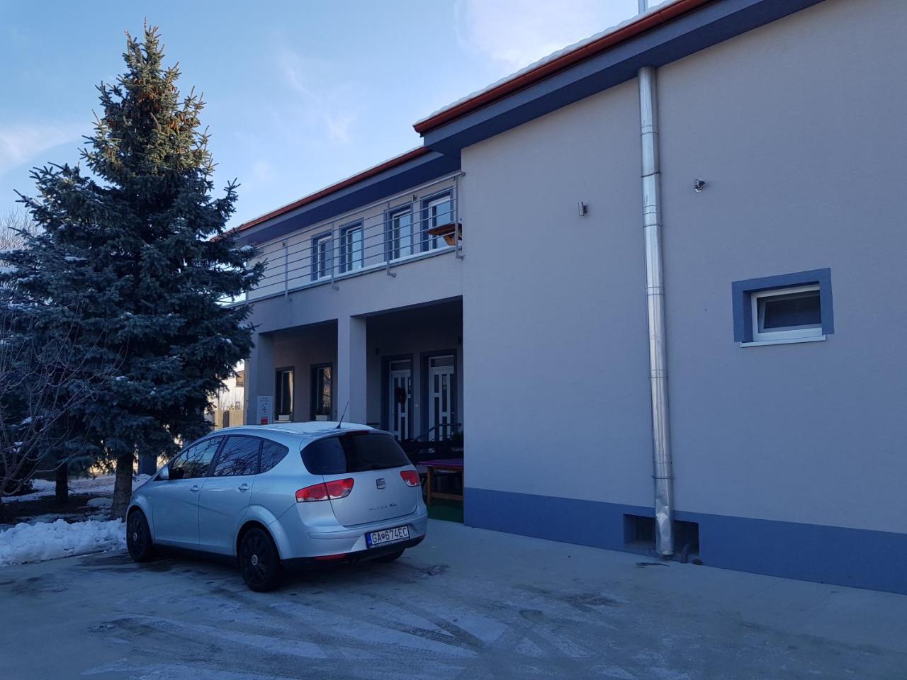 Ubytovanie House Galanta Ngoại thất bức ảnh