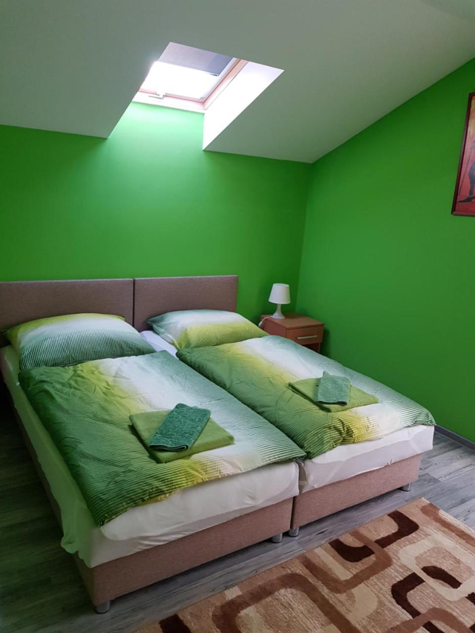 Ubytovanie House Galanta Ngoại thất bức ảnh